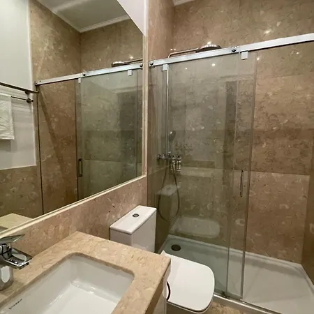 아파트 Modern 4-Bedroom Apartment In Bairro Alto, Lisbon