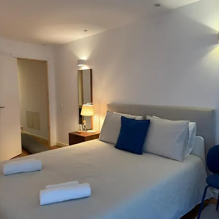 Modern 4-Bedroom Apartment In Bairro Alto, Lisbon 아파트 *