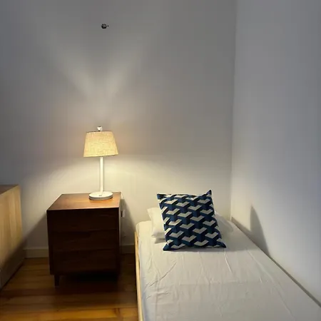 Modern 4-Bedroom Apartment In Bairro Alto, Lisbon 아파트 리스본