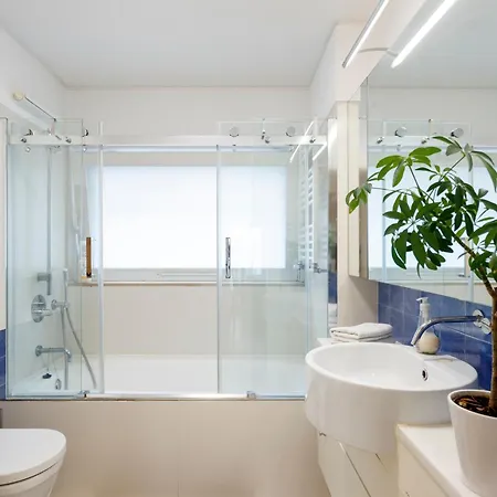 Modern 4-bedroom In Bairro Alto, Lisboa